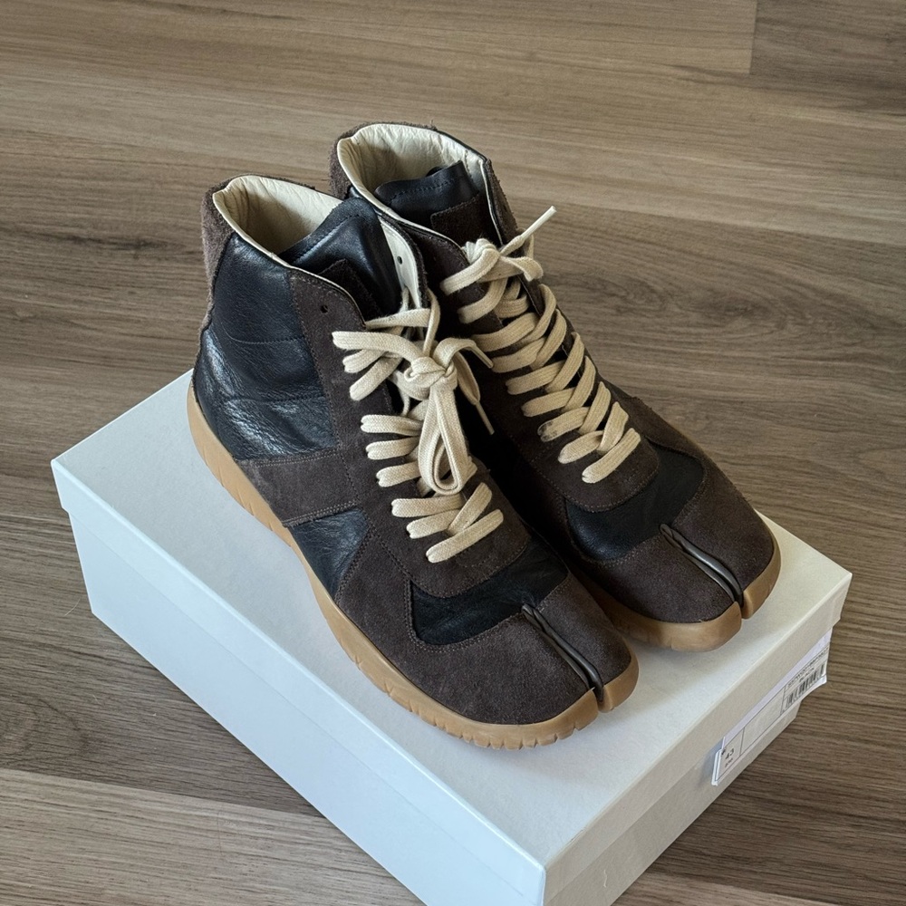 Maison Martin Margiela tabi split toe high top sneakers size 9.5